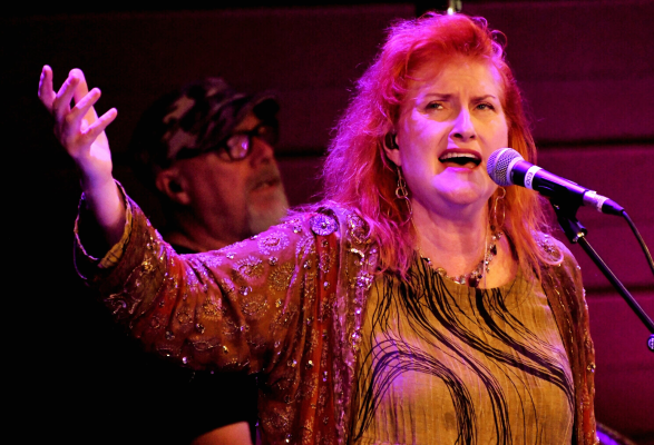 Eddi Reader