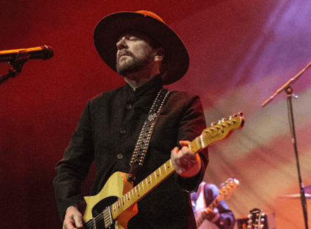 Kiefer Sutherland – Wolverhampton KK’s Steel Mill