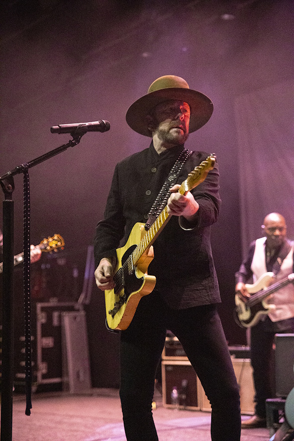 Kiefer Sutherland – Wolverhampton KK’s Steel Mill
