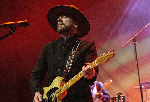 Kiefer Sutherland – Wolverhampton KK’s Steel Mill
