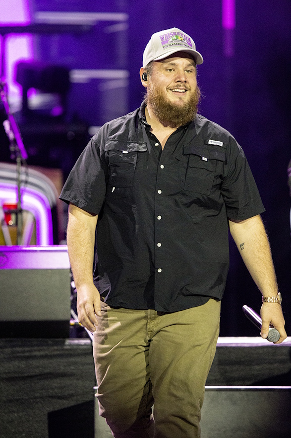 Luke Combs London Wembley Stadium 2026 photo 1