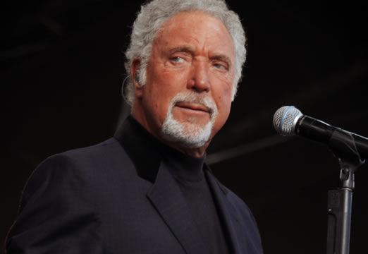 том джонс. томом джонсом. Tom jones 2023. Sir tom jones. Tom jones concert.